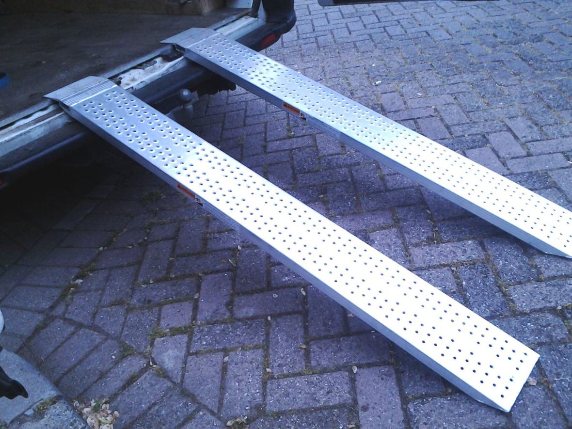 Oprij platen huren tegen lage prijs bij imaatverhuur Oud-Beijerland